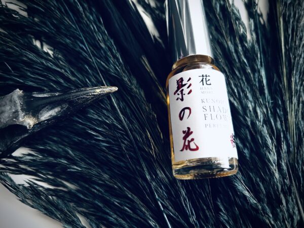 Kunoichi Shadow Flower Perfume Oil - Crystal-infused Perfume Oil - Image 3