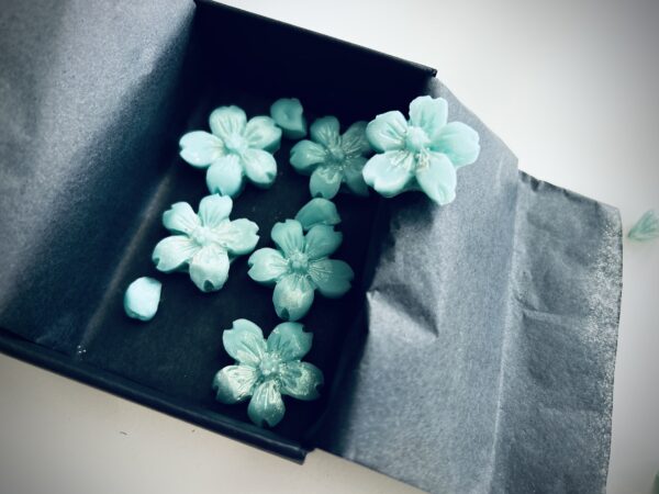 Mint Green Tea Sakura Wax Melts - Image 2