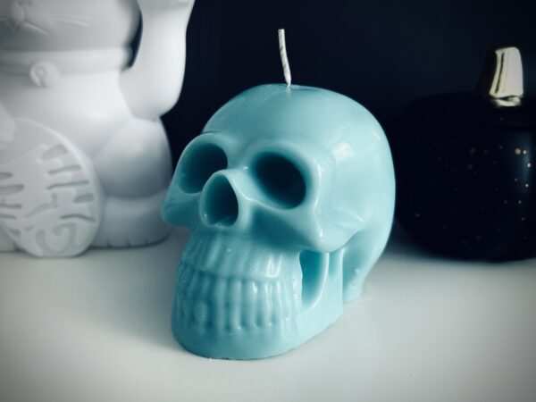 Jasmine Green Tea Scented Skull Candle - Image 2